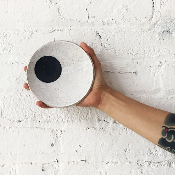 Dish Rnd: Indigo Dot