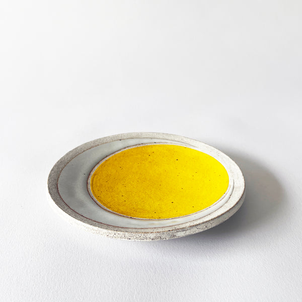 Dish Rnd Small: Crescent Yellow