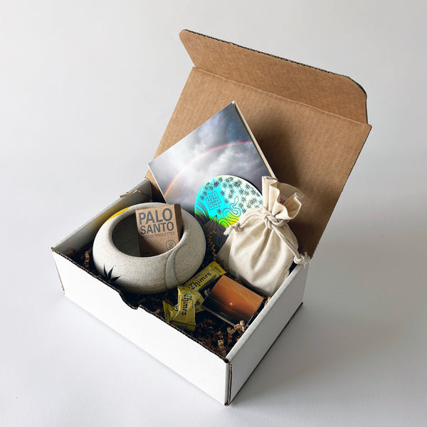 GIFT BOX: Rock Vessel & Palo Santo / Crescent & Yellow