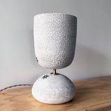 Lantern Rnd Hamm: White w/Rock Base