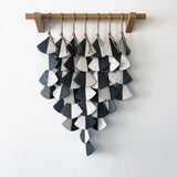 PLT7L SHELL: Black & White