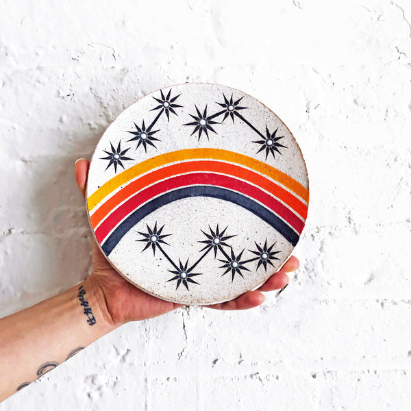 Dish Rnd: Rings Rainbow Arc Constellations