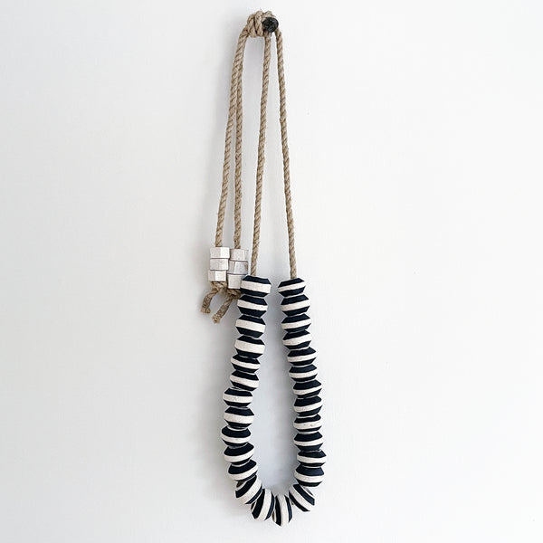 Garland27 Pare LG: Rings Black