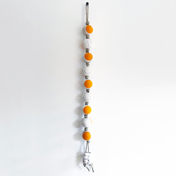 Garland9 Rnd: Crescent Marigold