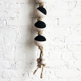 Garland9 Rnd: Black & White