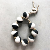Garland9 Rnd: Black & White