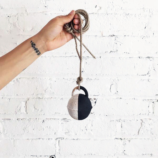 Jingle Bell XS: Black & White