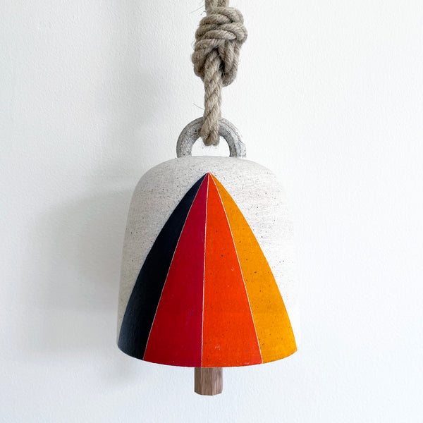 Thrown Bell Round: Prism Domino Black