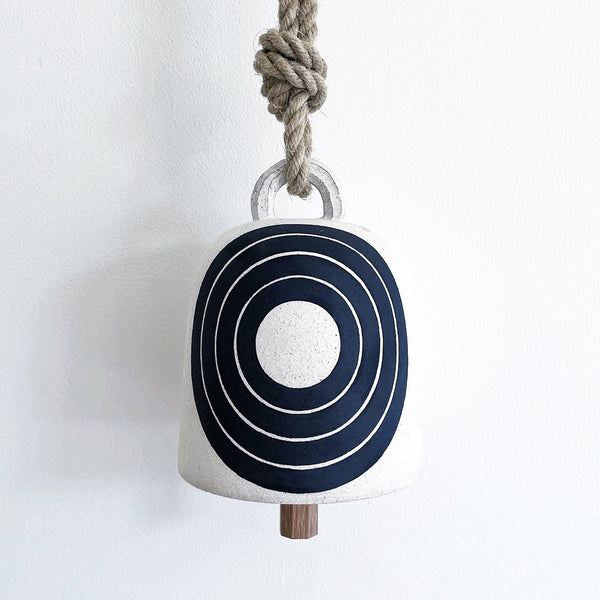 Thrown Bell Round: Rings Black