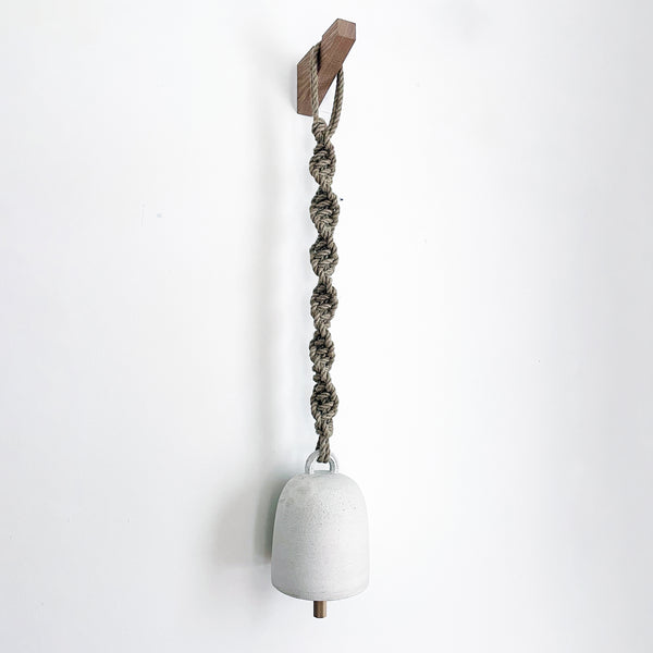 Thrown Bell Round Twist: White